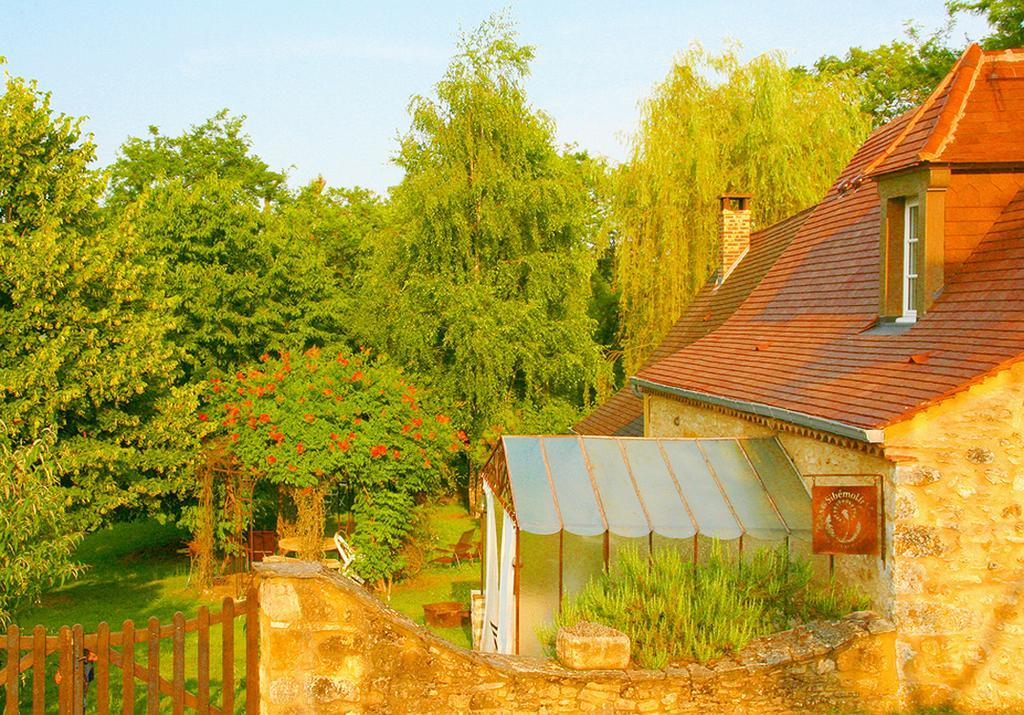 Gites Sibemol Simeyrols Exterior foto
